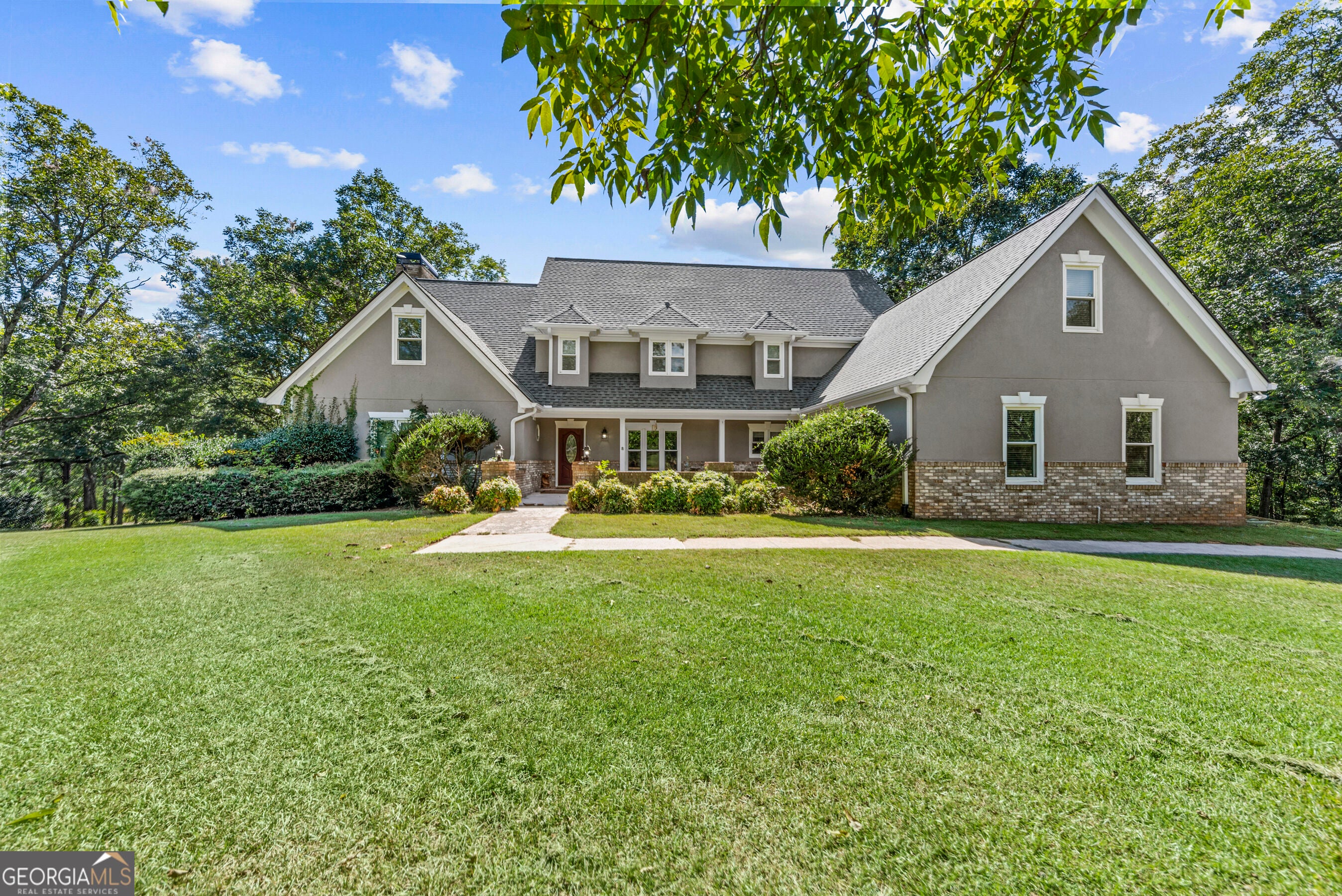 1140 Summit Dr — photo