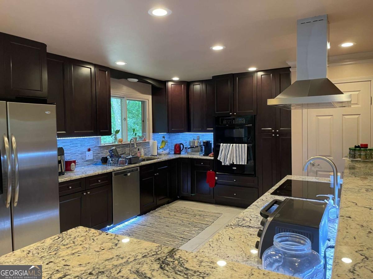 3355 Timber Lake Rd NW — photo
