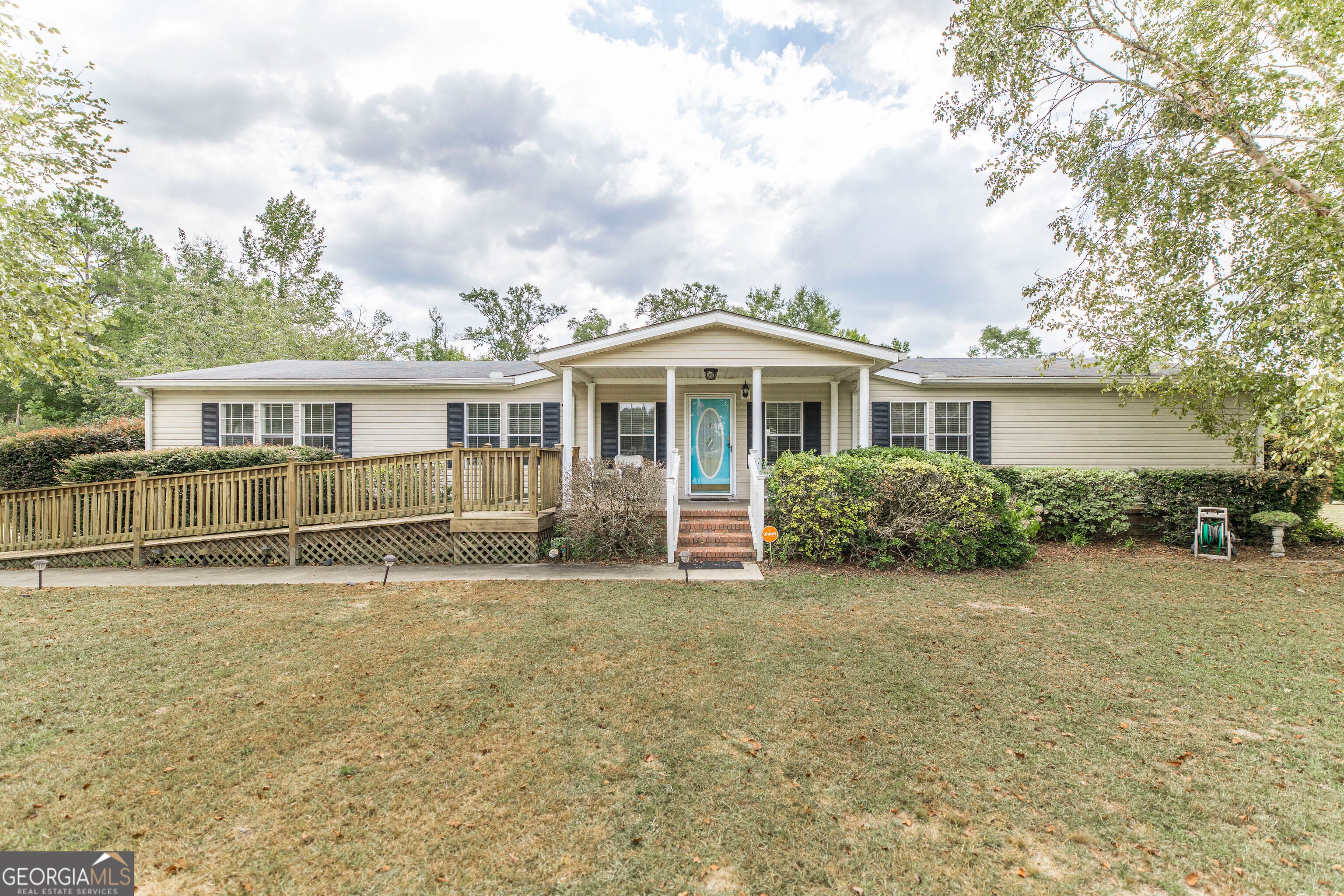 302 Lacy Ct — photo