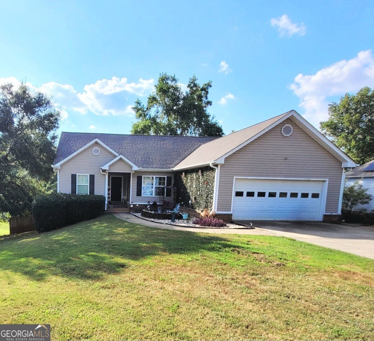 209 Clearwater Dr — photo