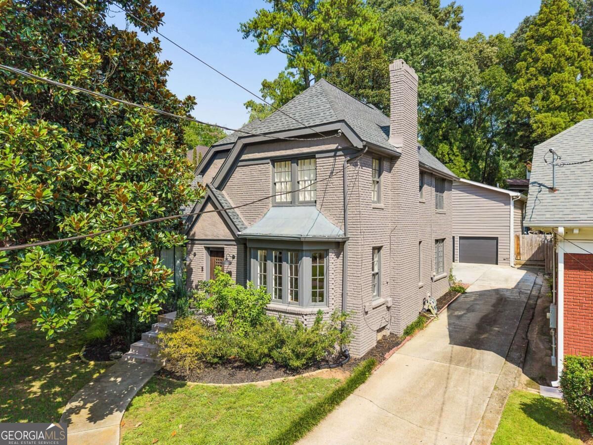 1515 N Morningside Dr NE — photo