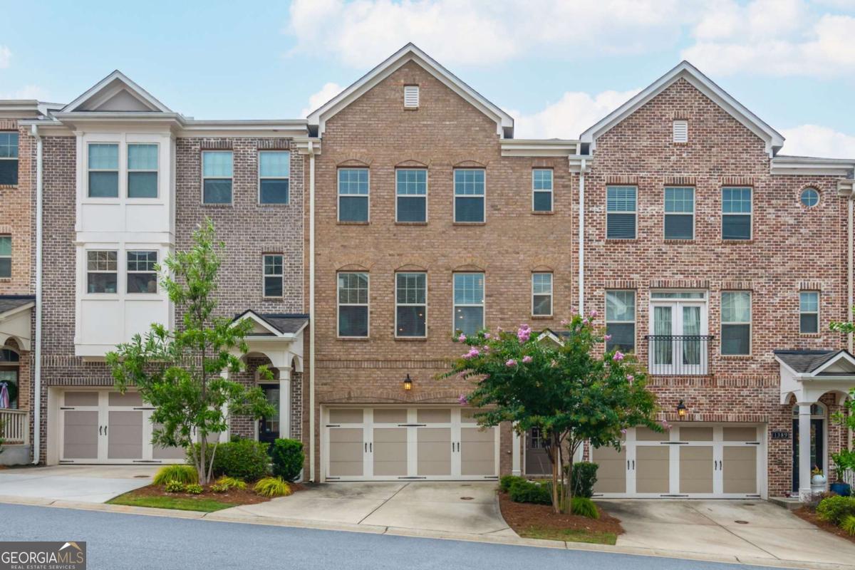 1391 Live Oak Ln — photo