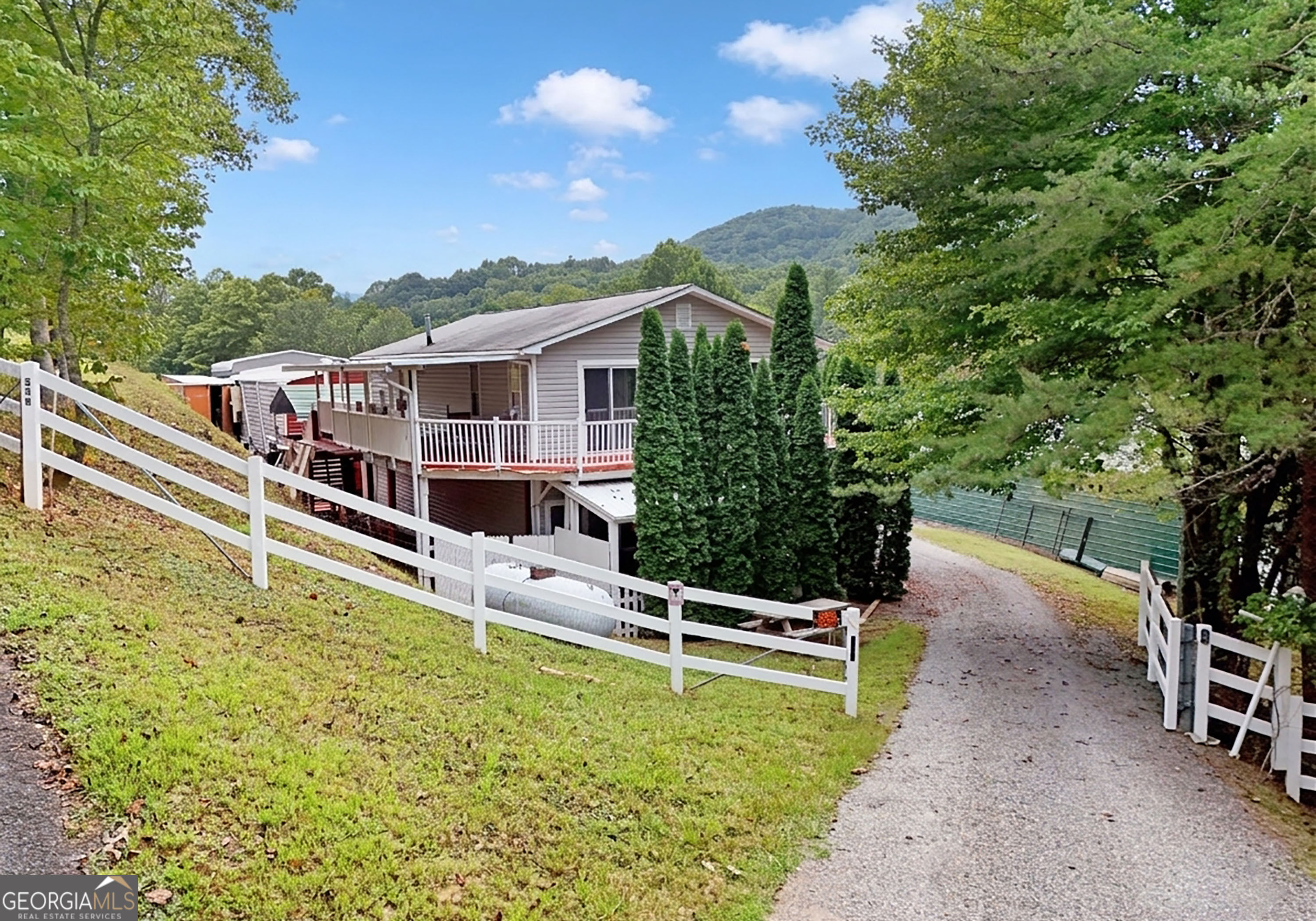 501 Sunnyside Shores Rd — photo