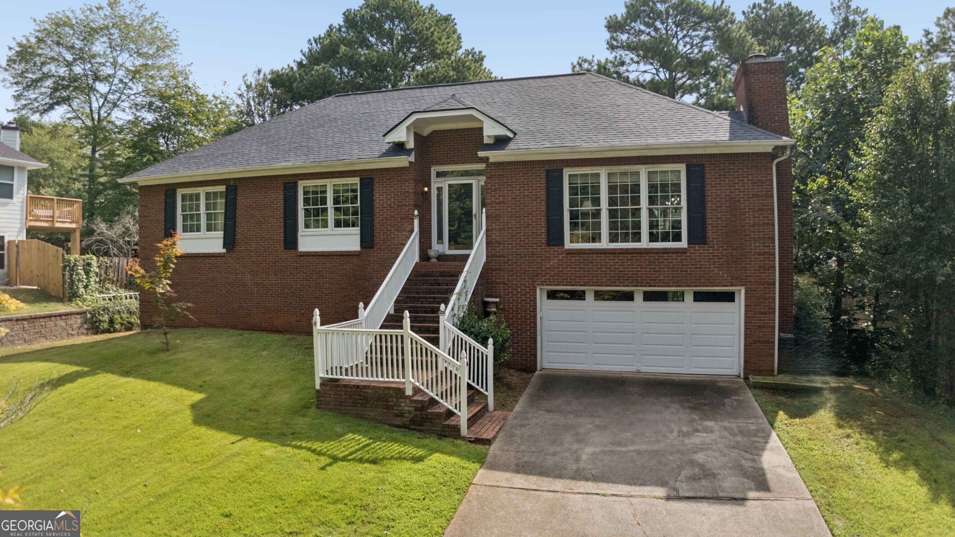 1802 Hunters Gln NE — photo