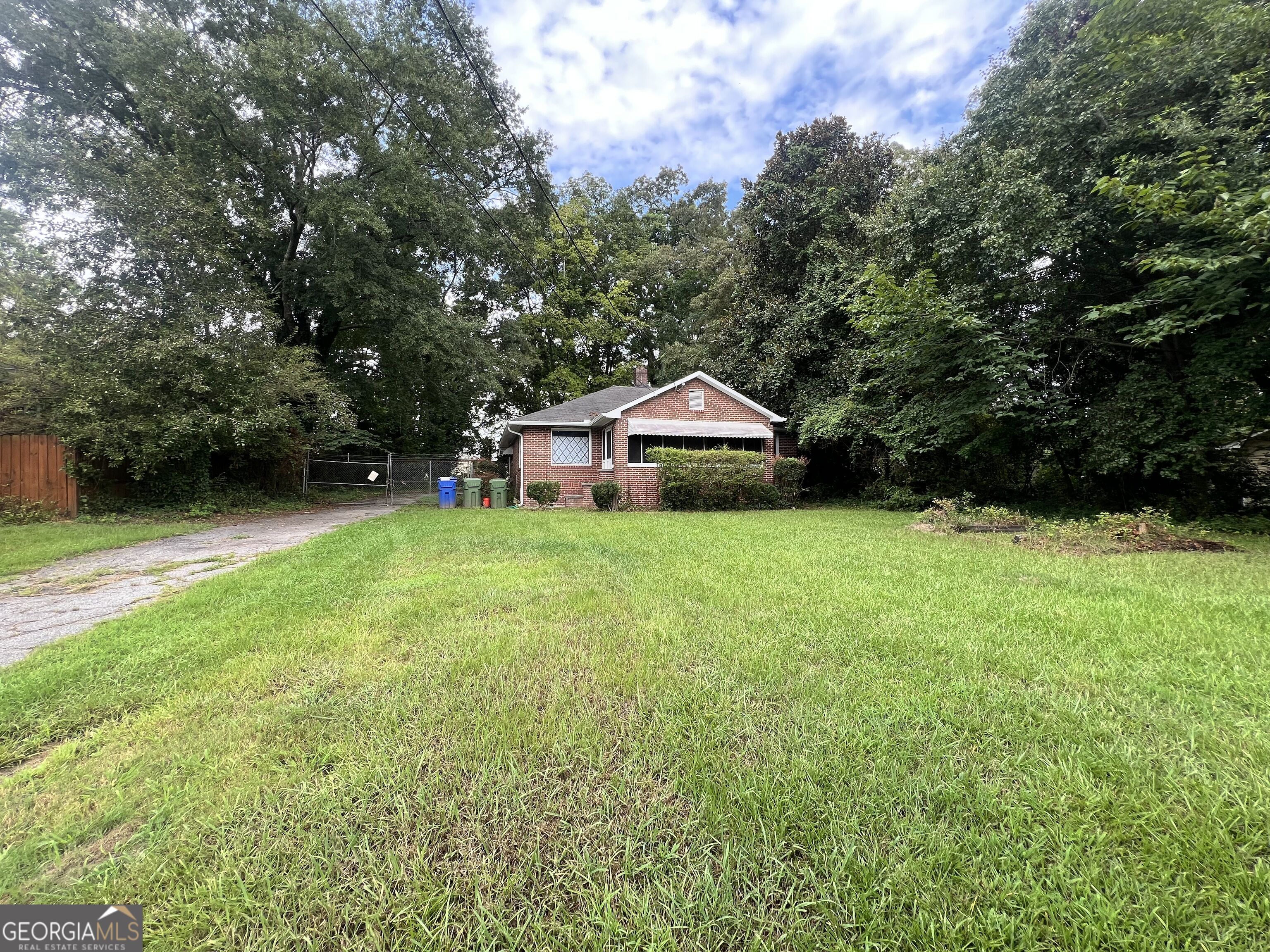 1420 Bolton Rd NW — photo