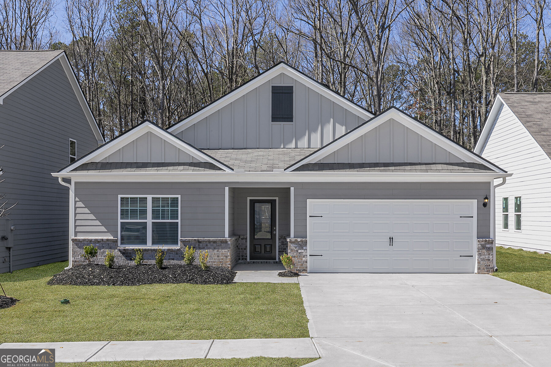 304 Collins Dr — photo