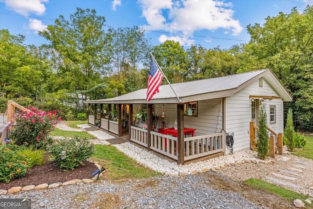 325 Austin St — photo