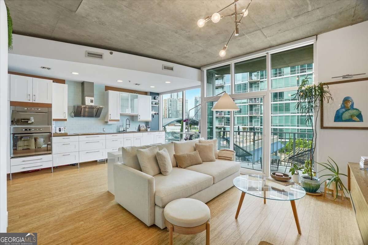 923 Peachtree St NE 924 — photo