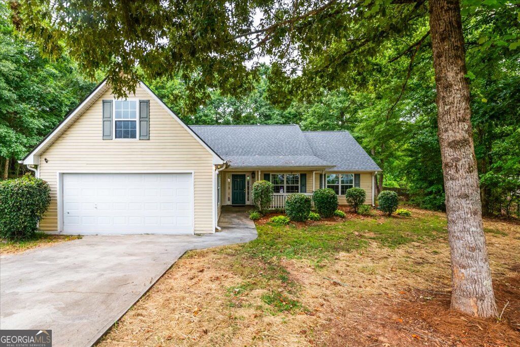 215 Highgrove Dr — photo