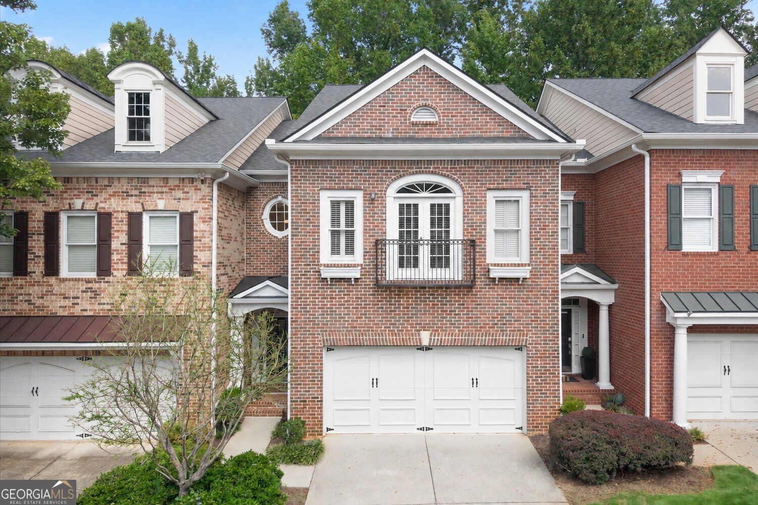 3105 Village Green Dr — photo