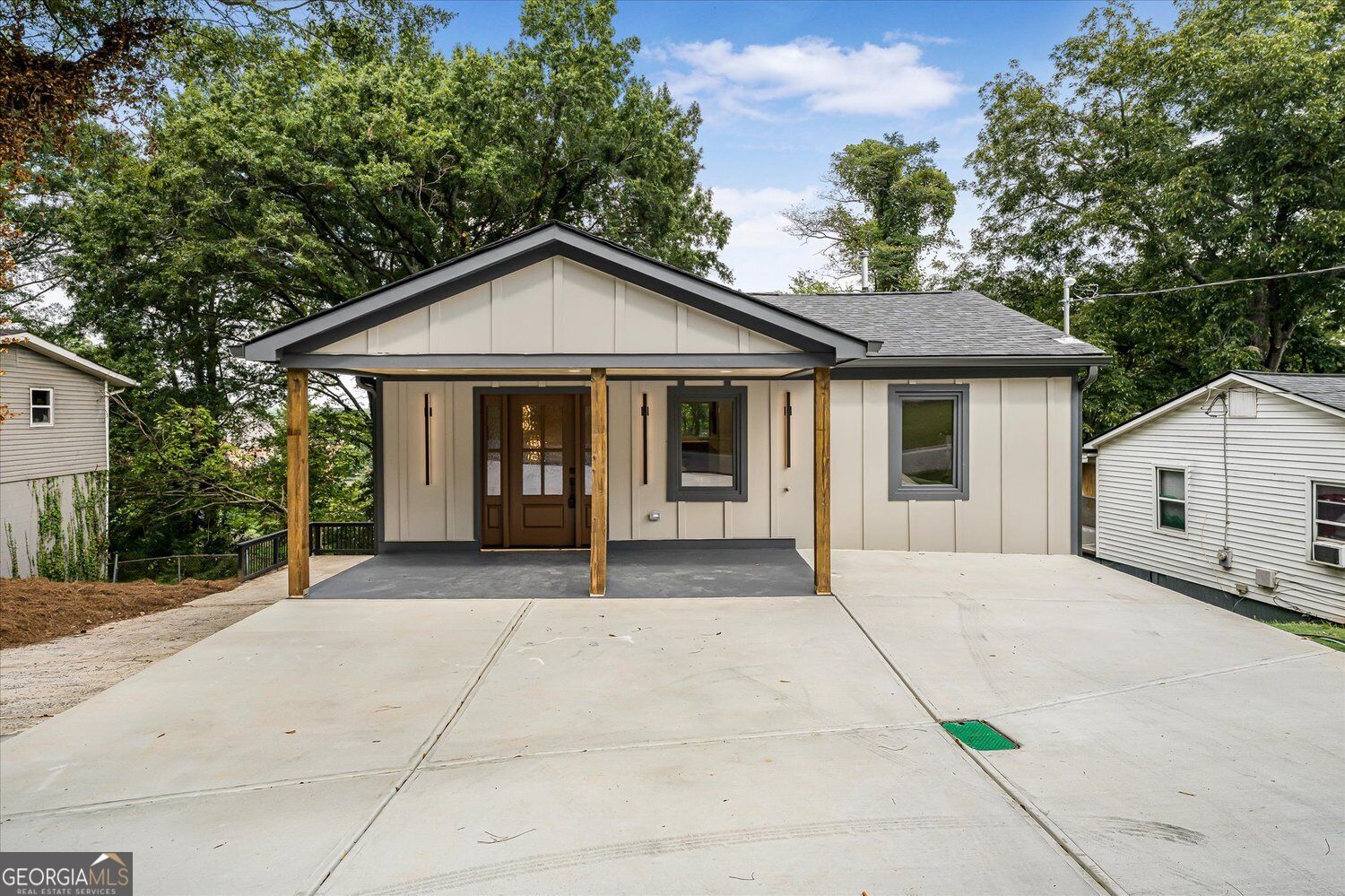 169 Woods Dr NE — photo