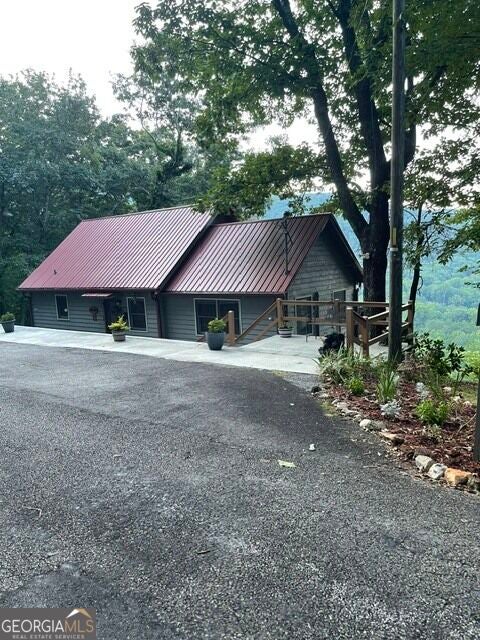 910 Foothills Dr — photo