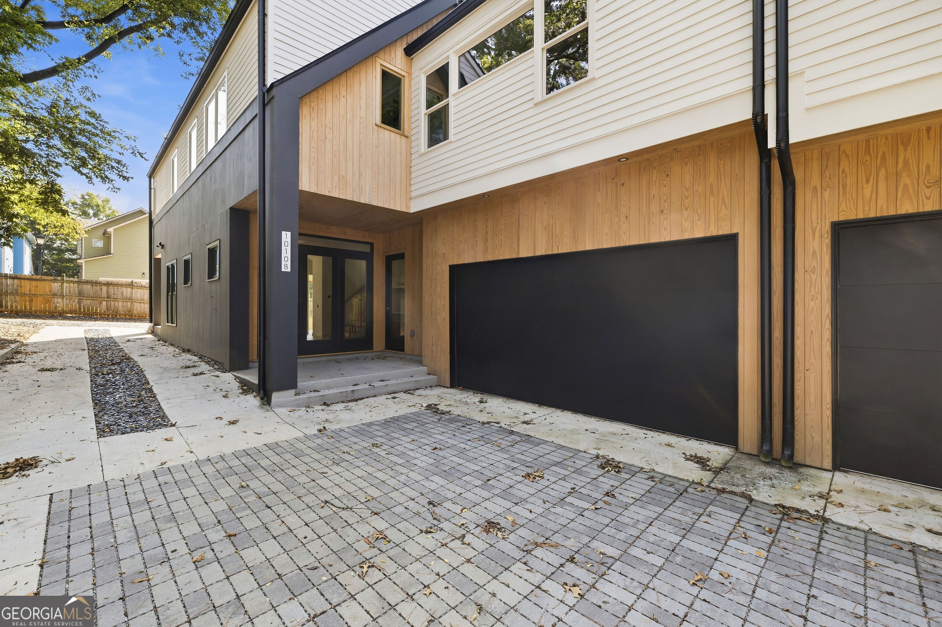 1010 Boulevard SE B — photo