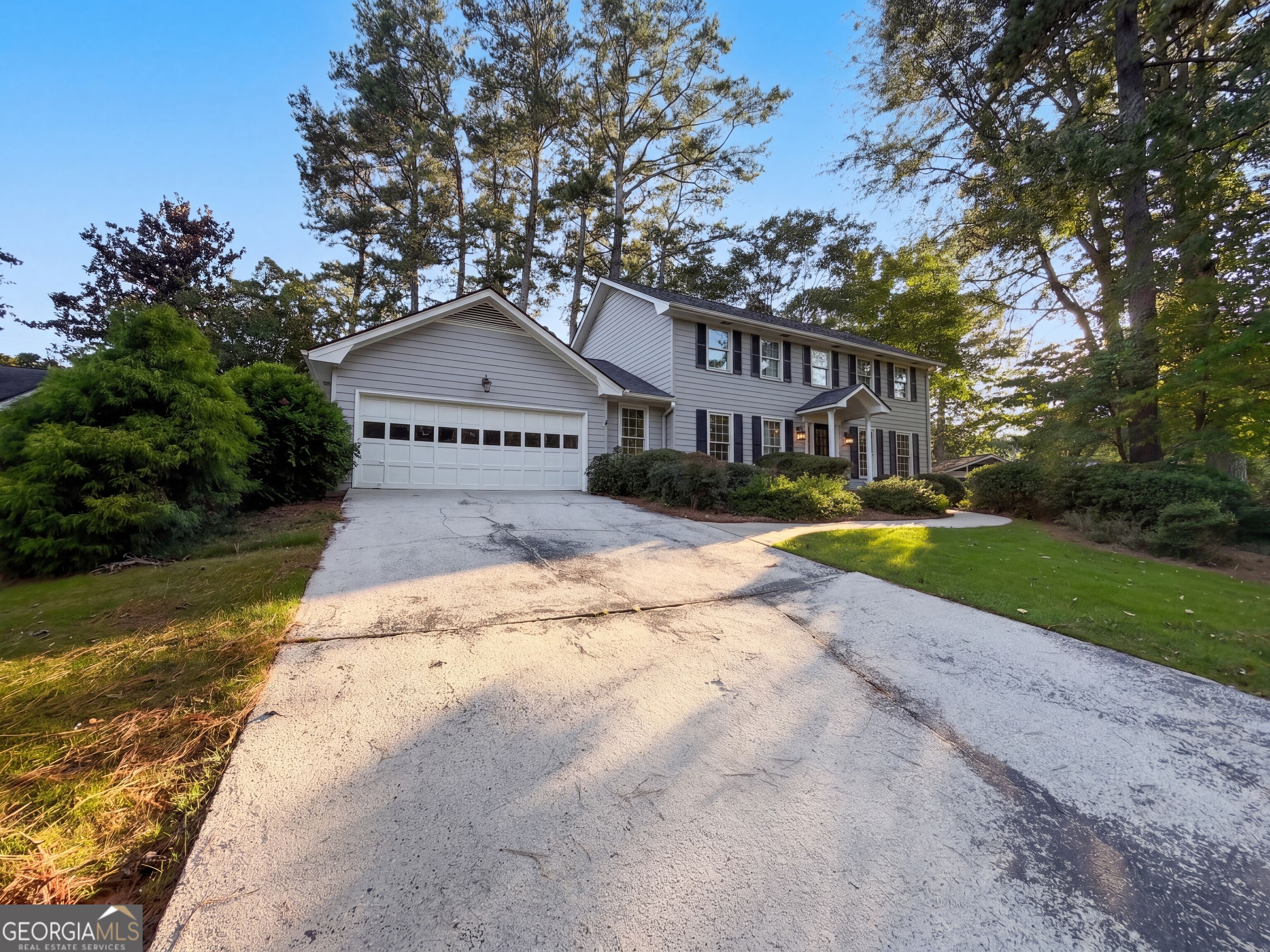 1127 Aurora Ct — photo