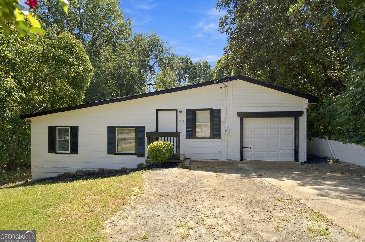 1648 Mary George Ave NW — photo