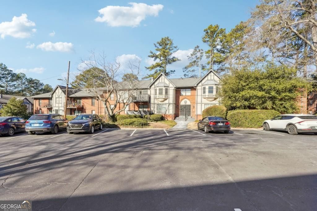 6851 Roswell Rd N-20 — photo
