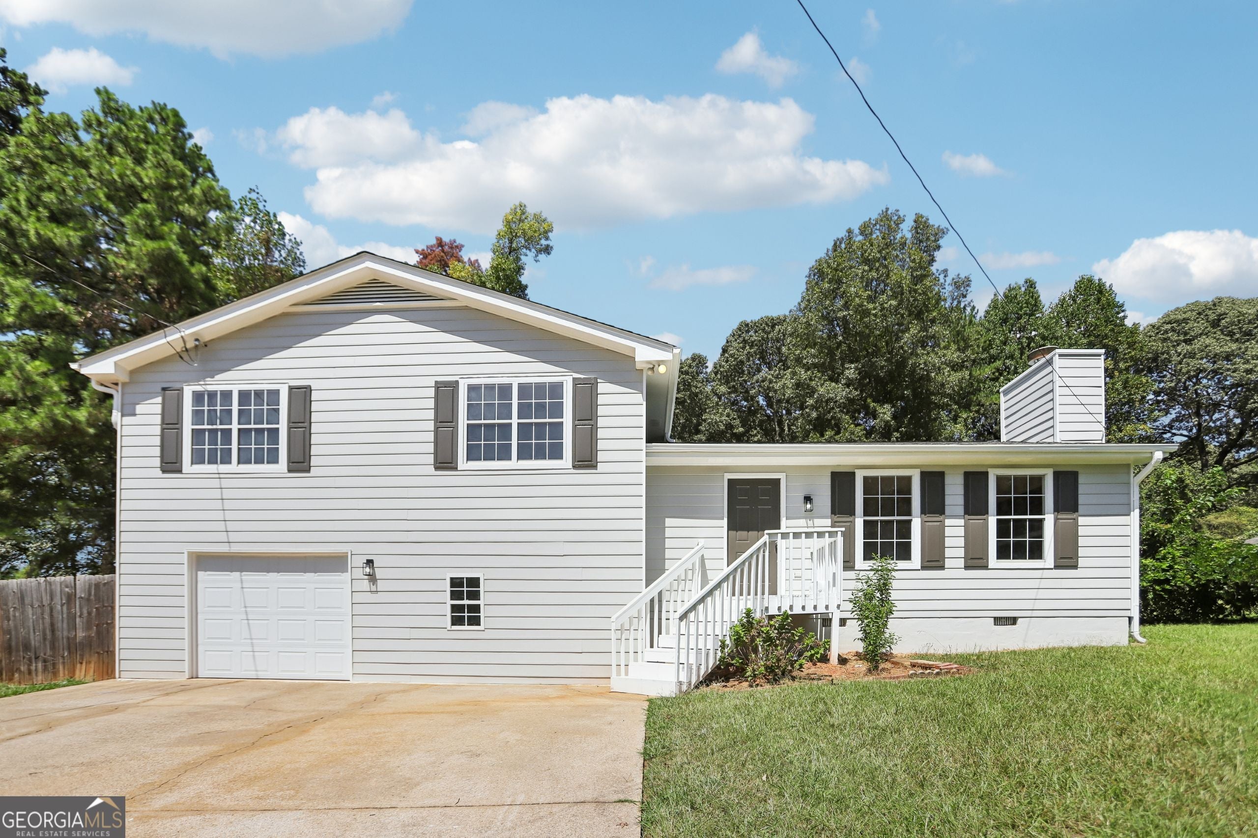 4051 Megan Rd — photo