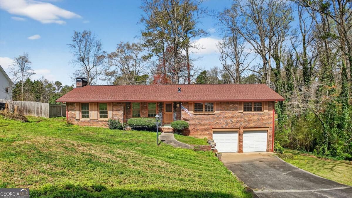 2569 Skylane Dr — photo