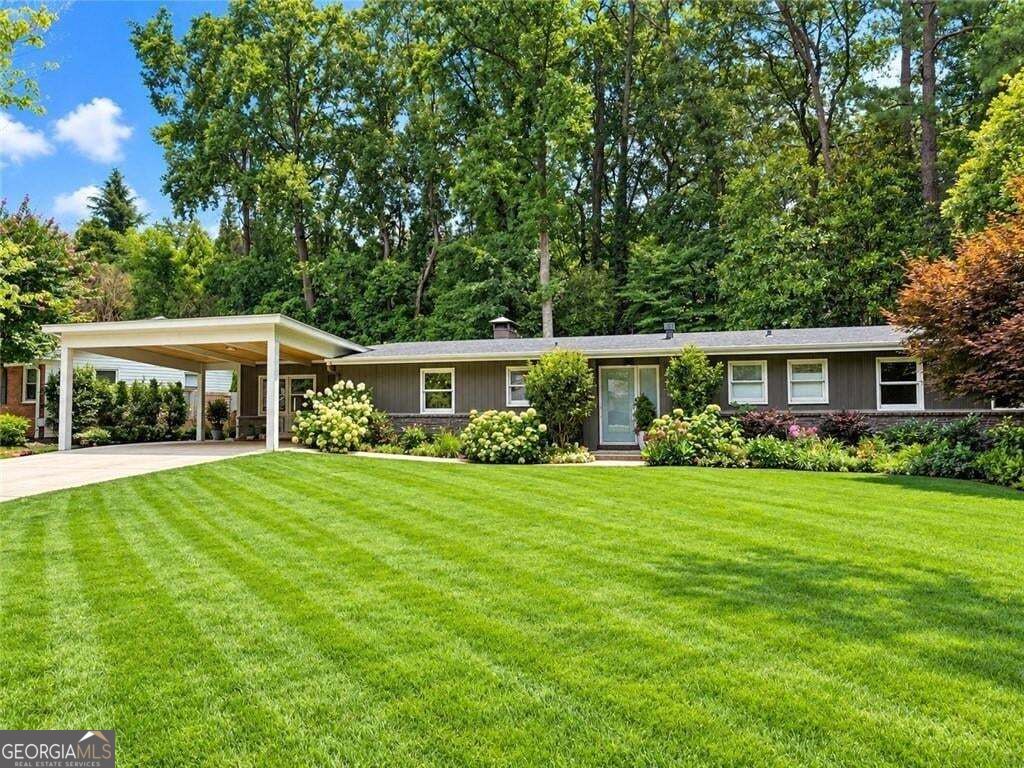 1423 Brook Valley Ln NE — photo