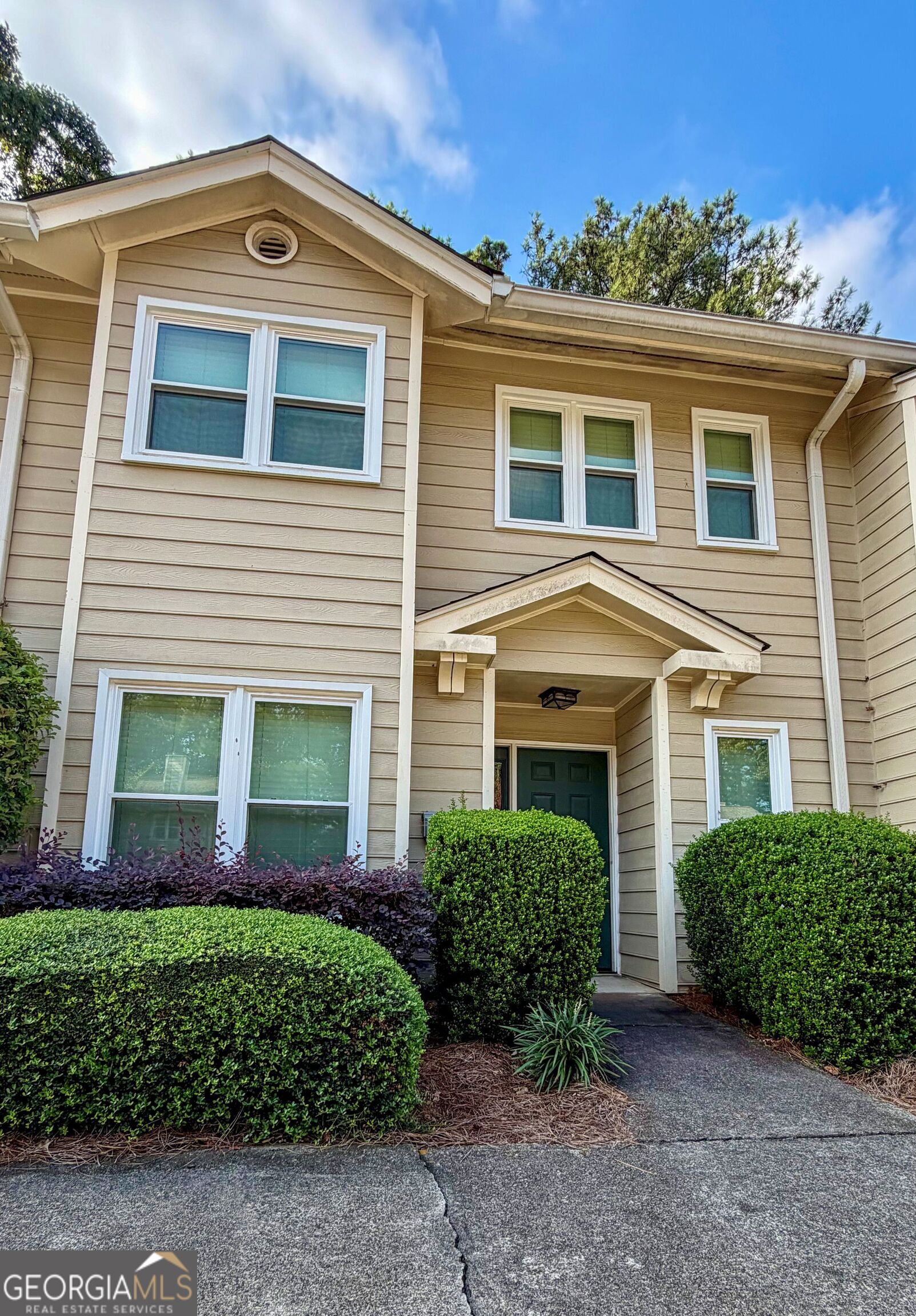 230 Peachtree Hollow Ct — photo