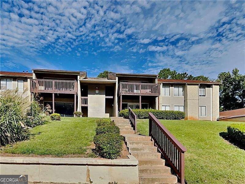 3575 Oakvale Rd 305 — photo