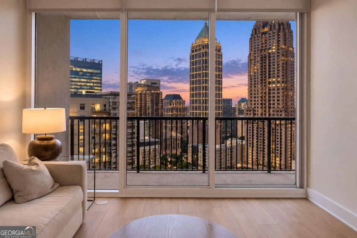 1080 Peachtree St NE 2201 — photo