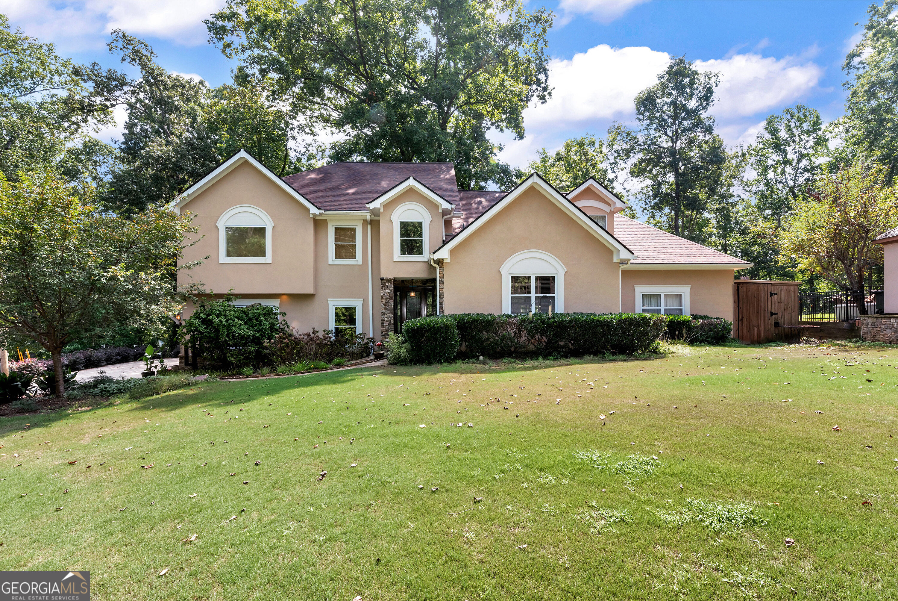 6319 Lakeview Dr — photo