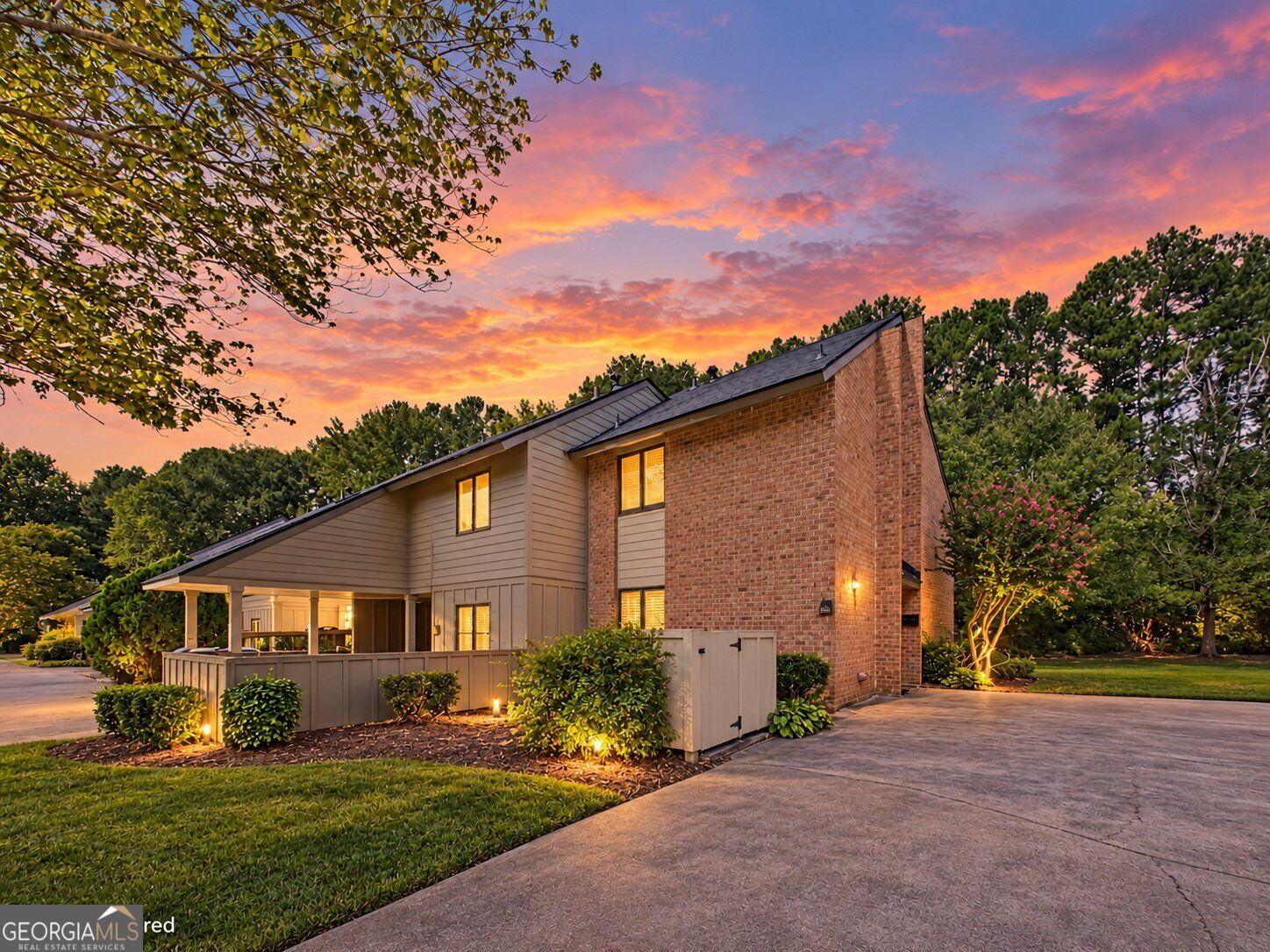 2483 Cedar Canyon Rd SE — photo
