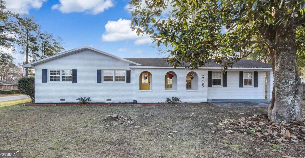 909 Clarks Bluff Rd — photo