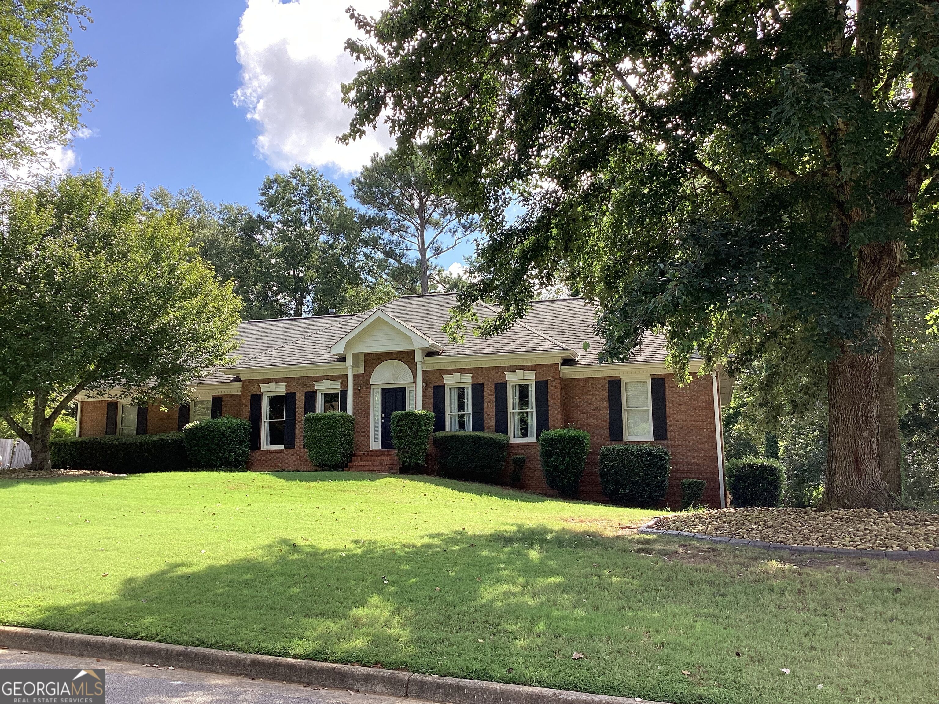 2300 Whispering Pines Ln — photo