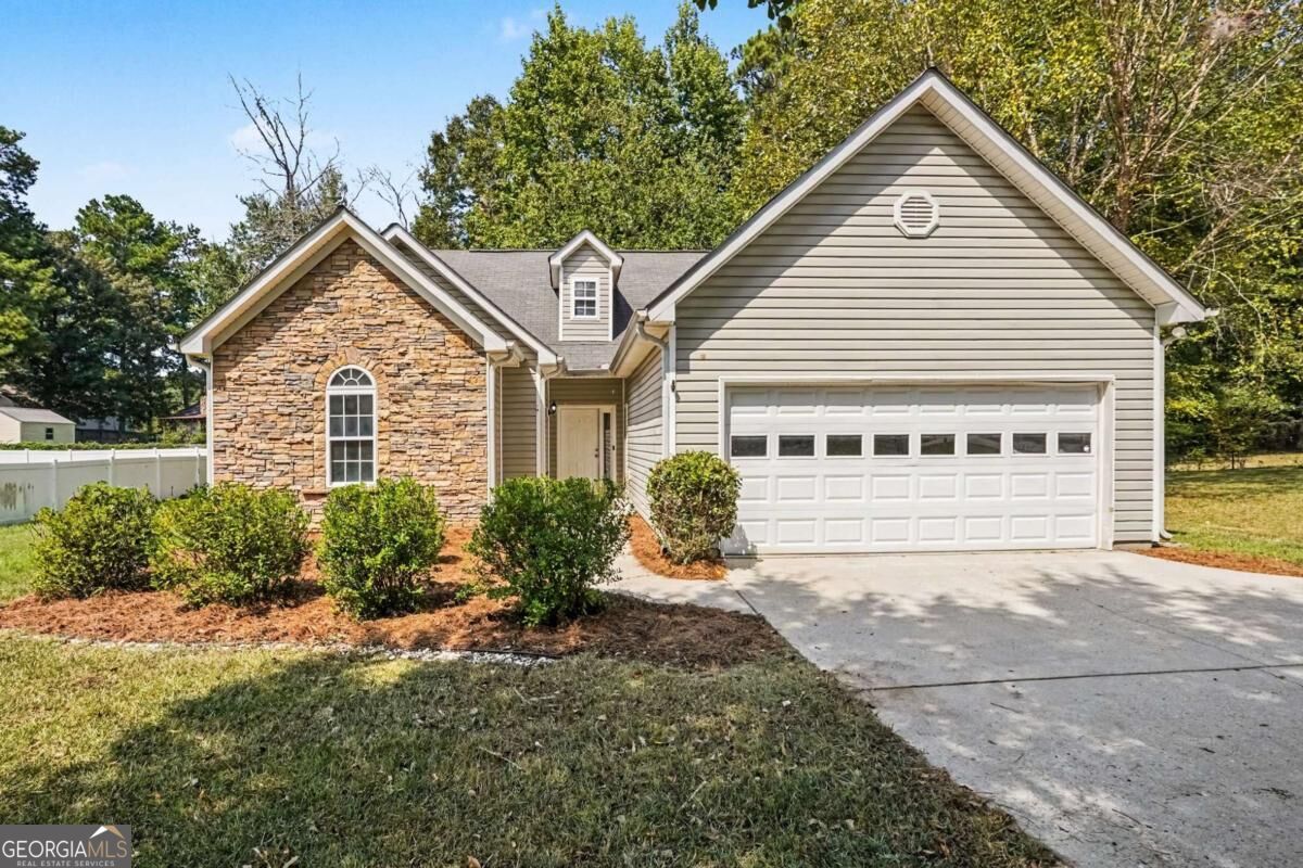 311 Sweetbriar Ln — photo