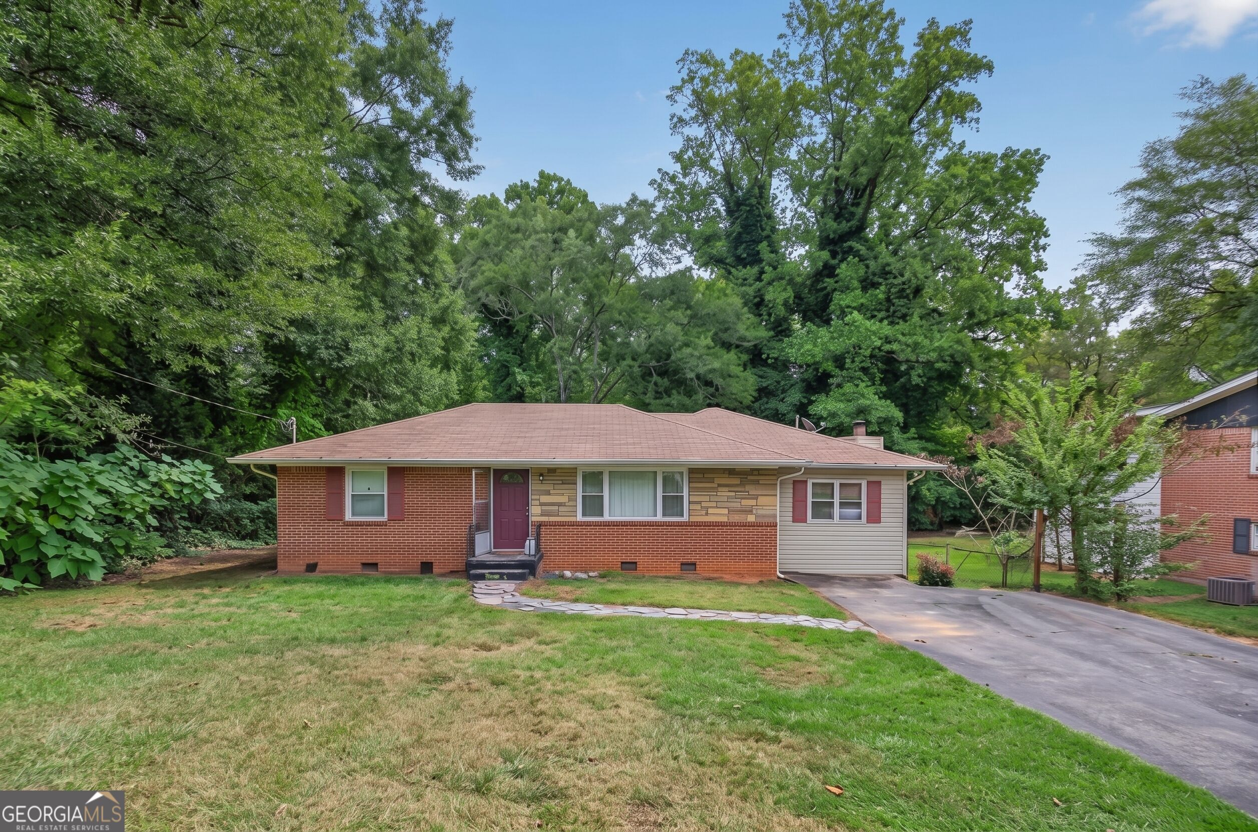 128 Peachtree Cir SE — photo