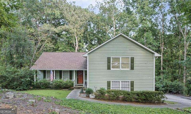 172 Belfast Ct SW — photo