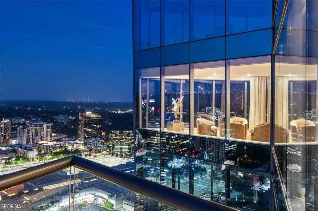 3344 Peachtree Rd NE 4102 — photo