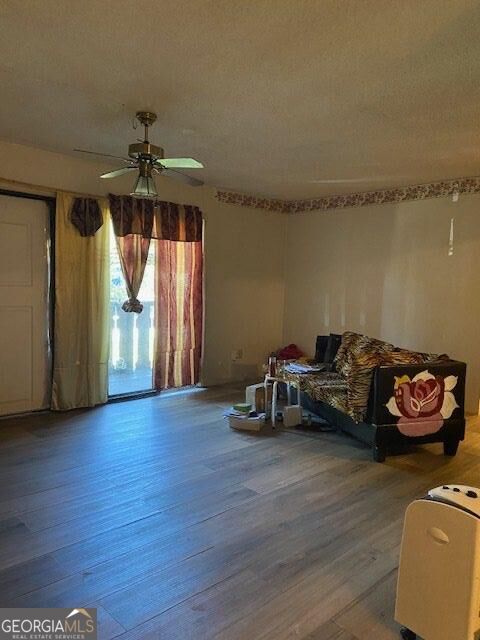 120 Camelot Dr — photo