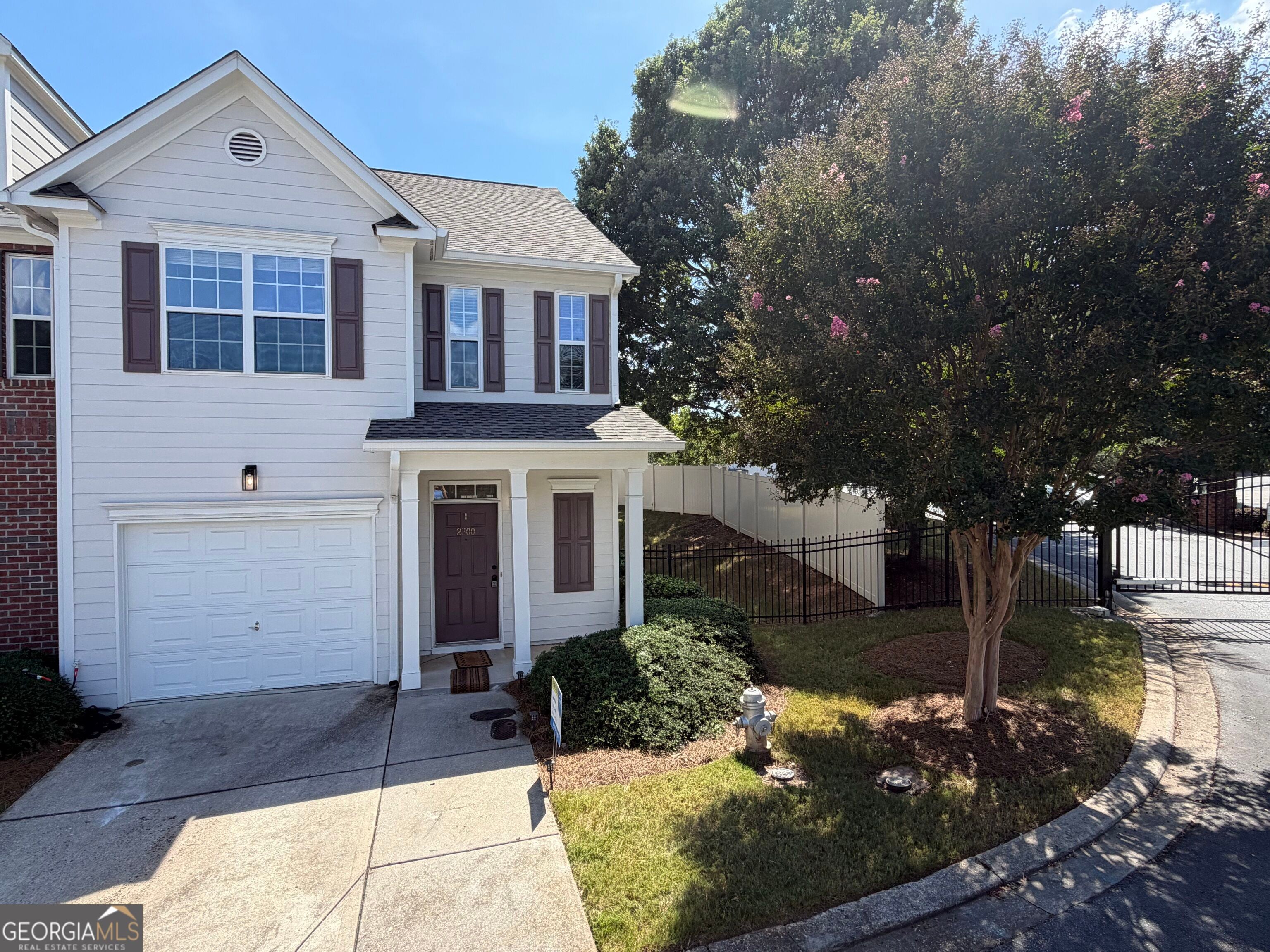 2300 Leicester Way SE — photo