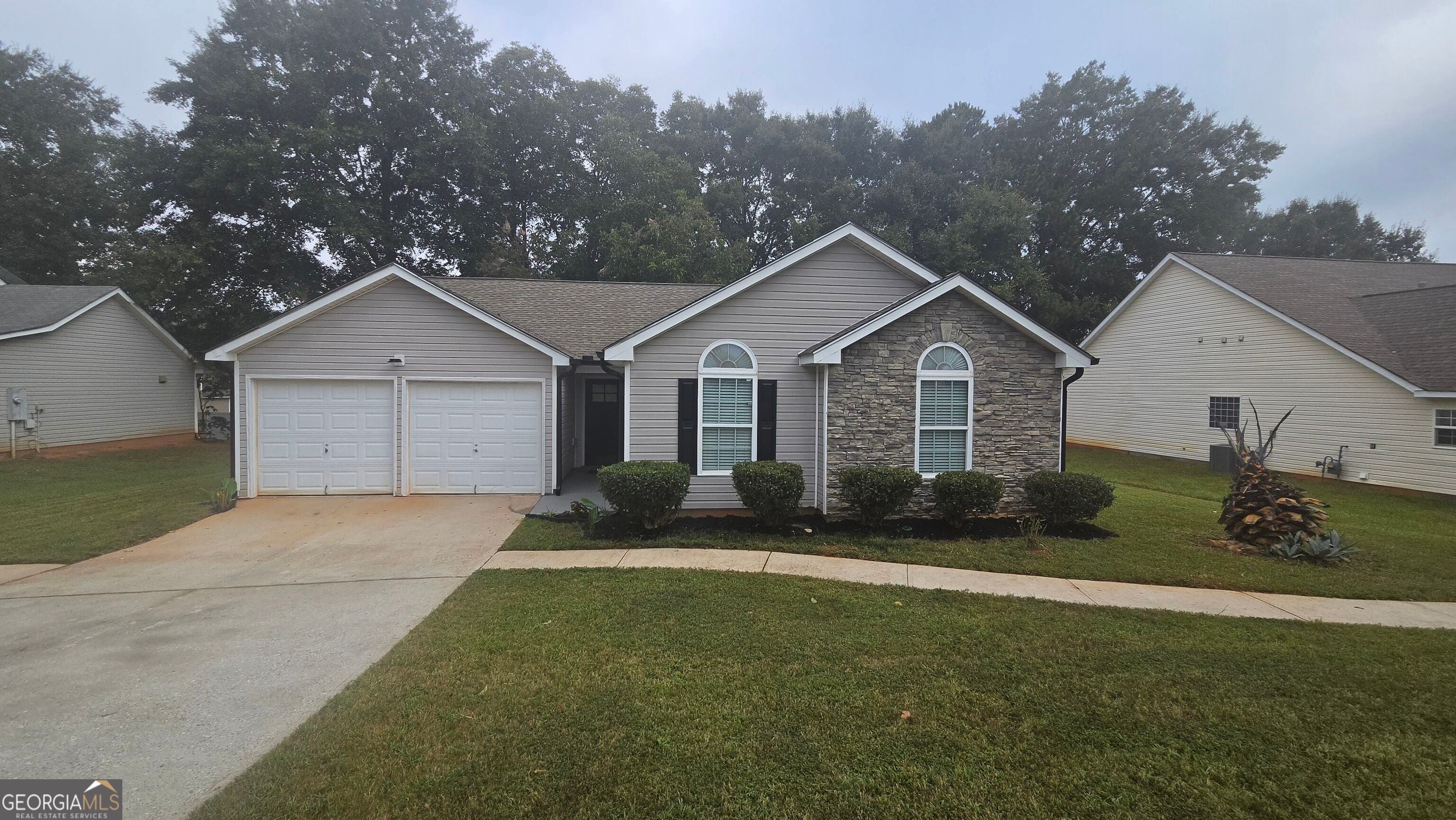 208 Nadia Ct — photo
