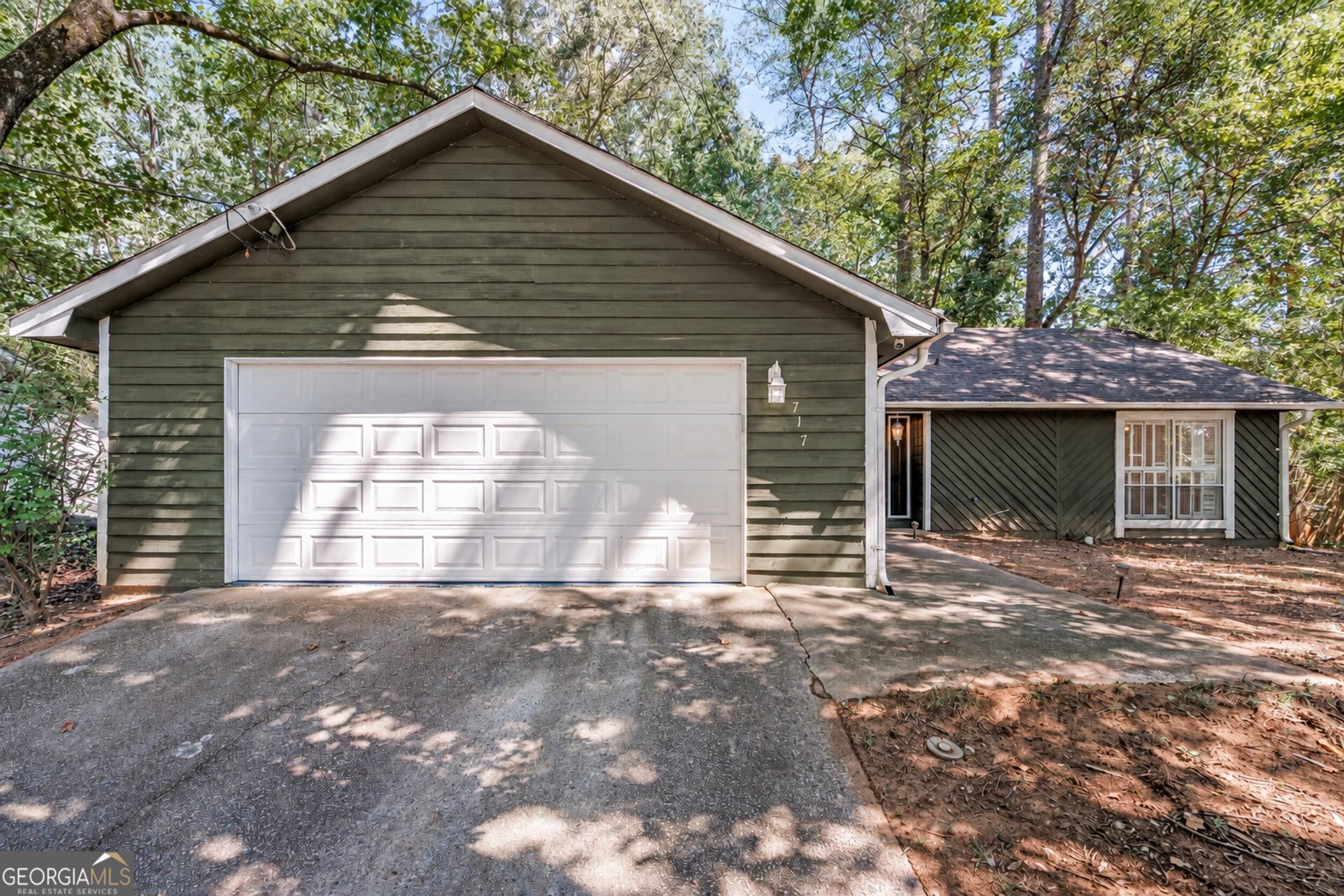 717 Pebble Creek Dr — photo