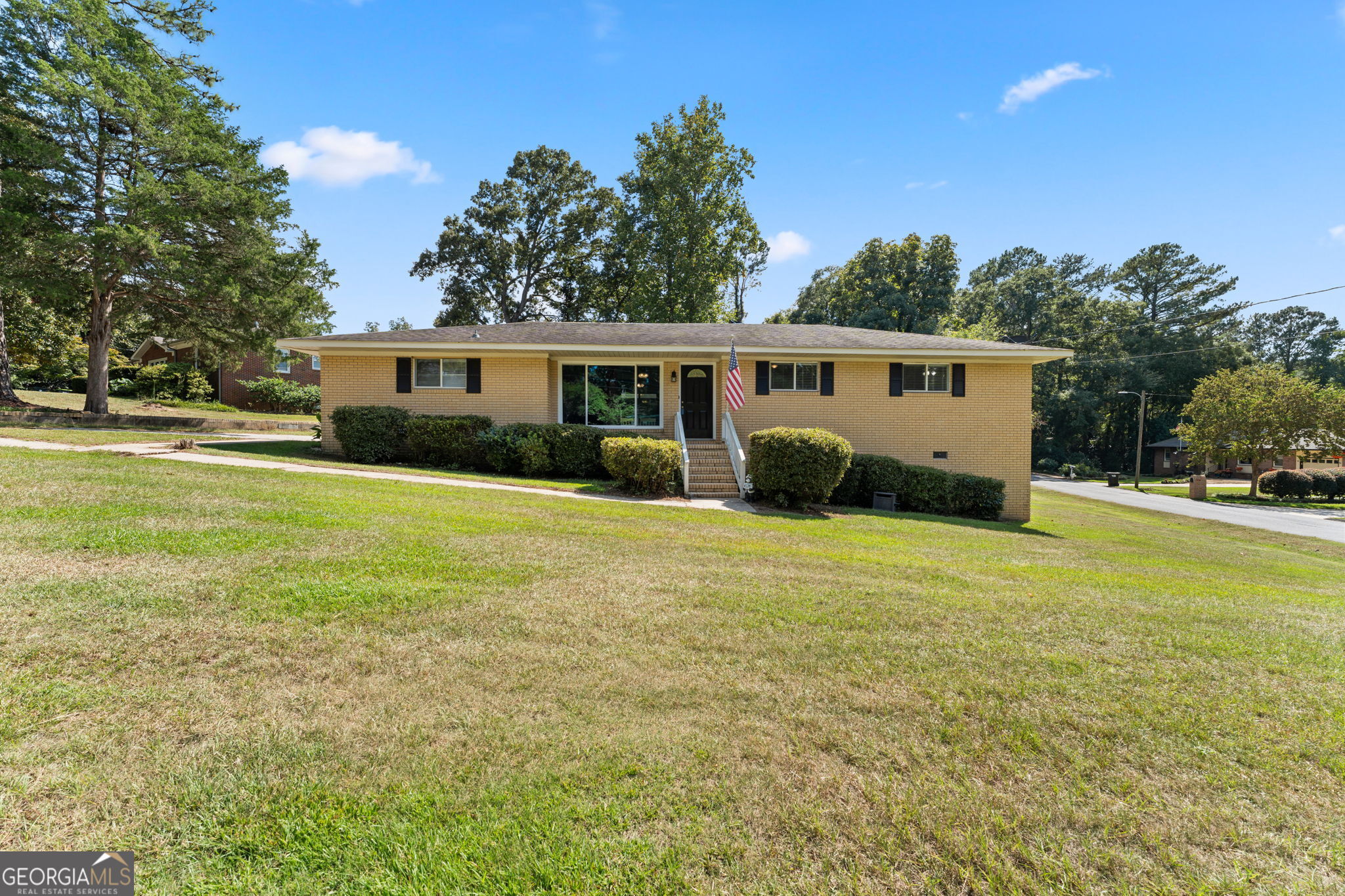 202 Woodland Dr — photo