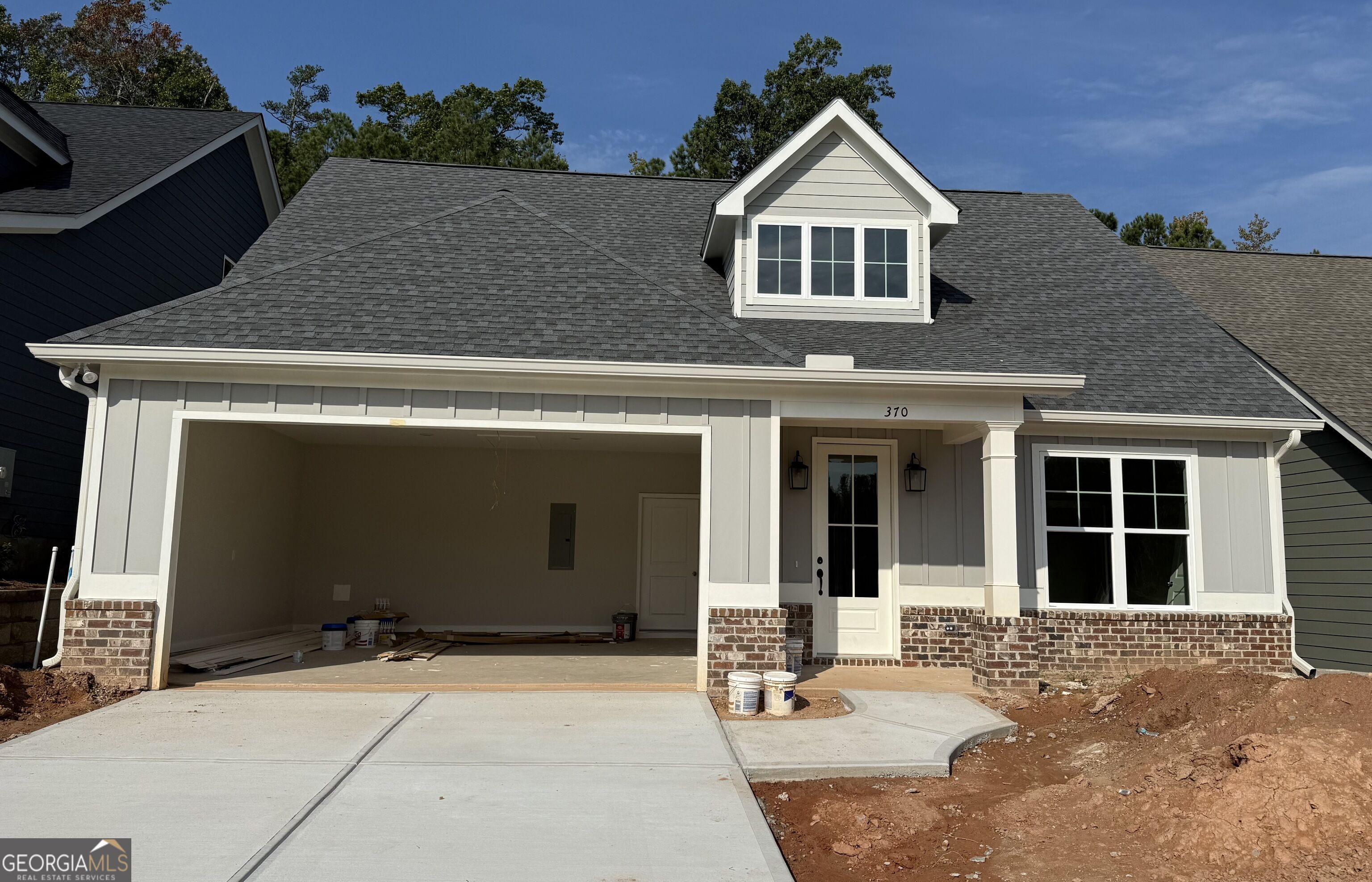 370 Maple View Drive — photo