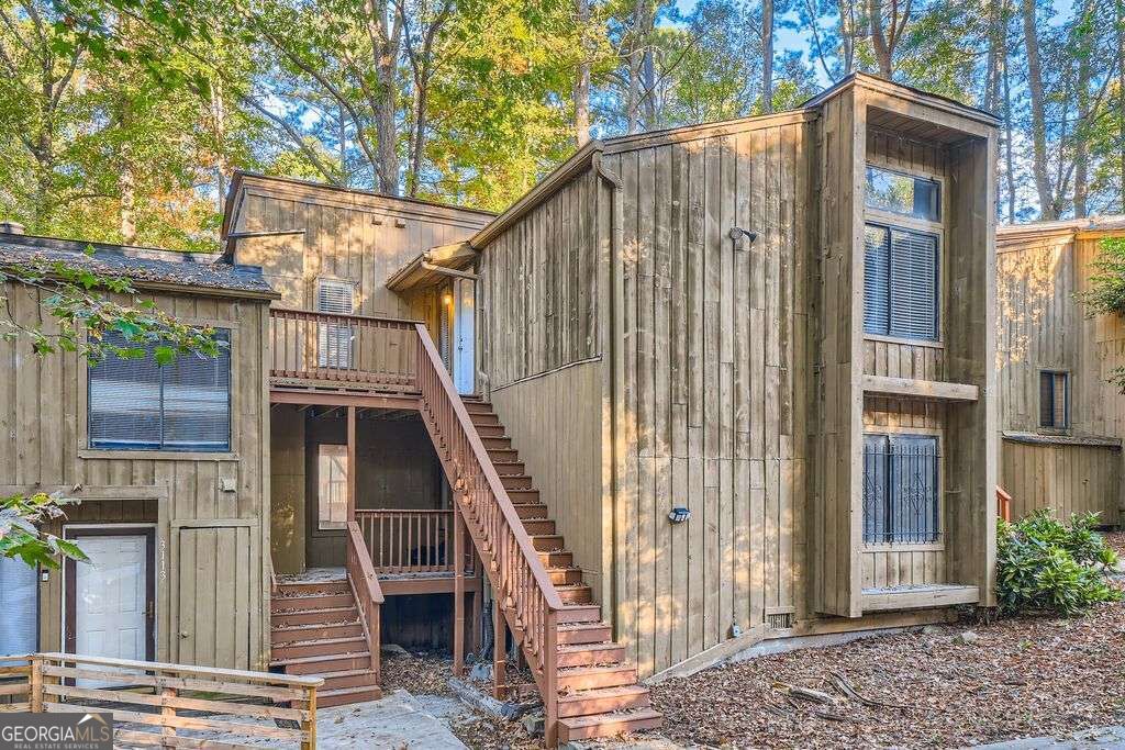 3111 Fairington Dr — photo
