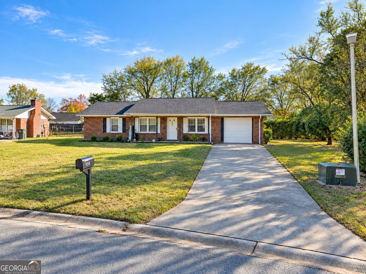 108 Lancelot Ct — photo
