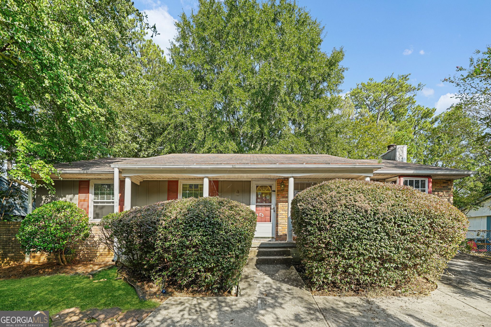 2511 Spring Dr SE — photo