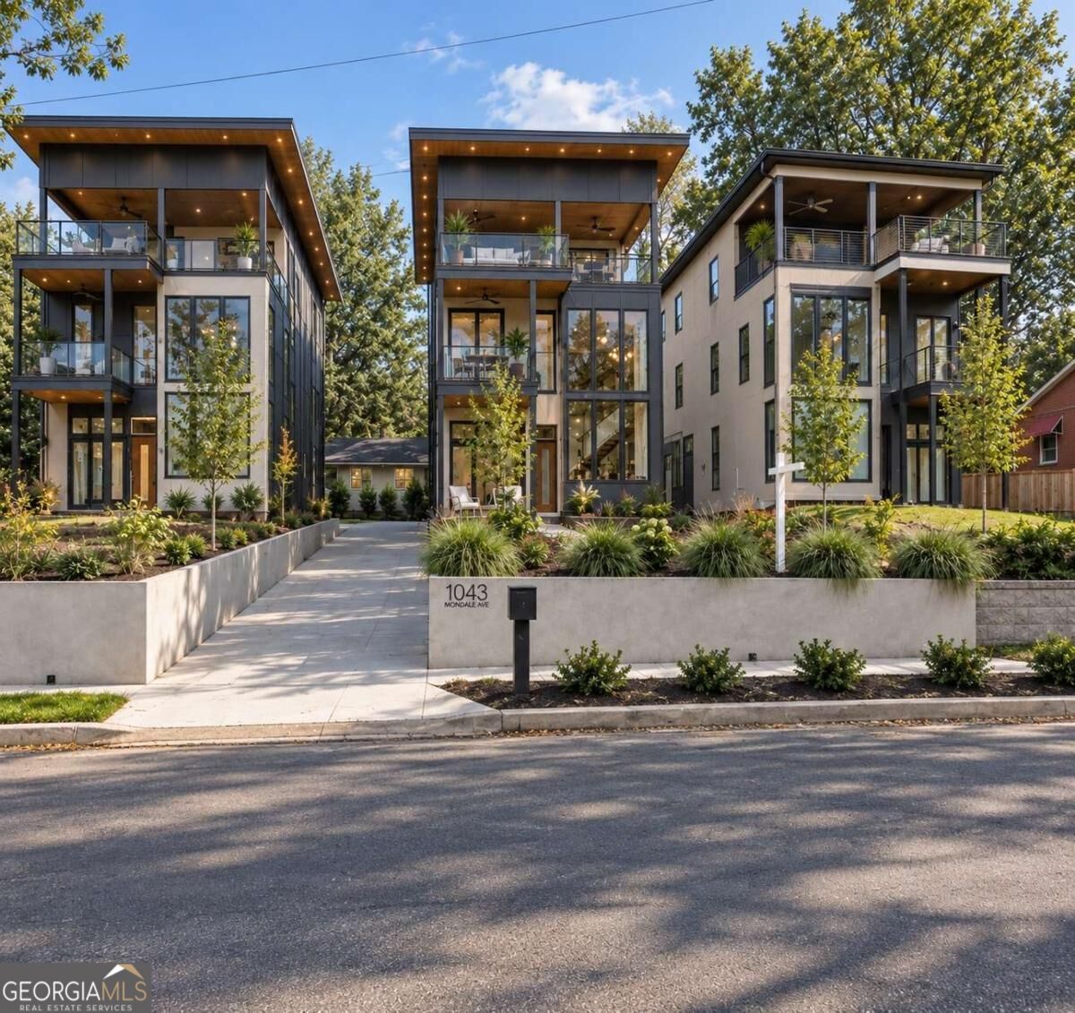 1043 Avondale Ave SE — photo