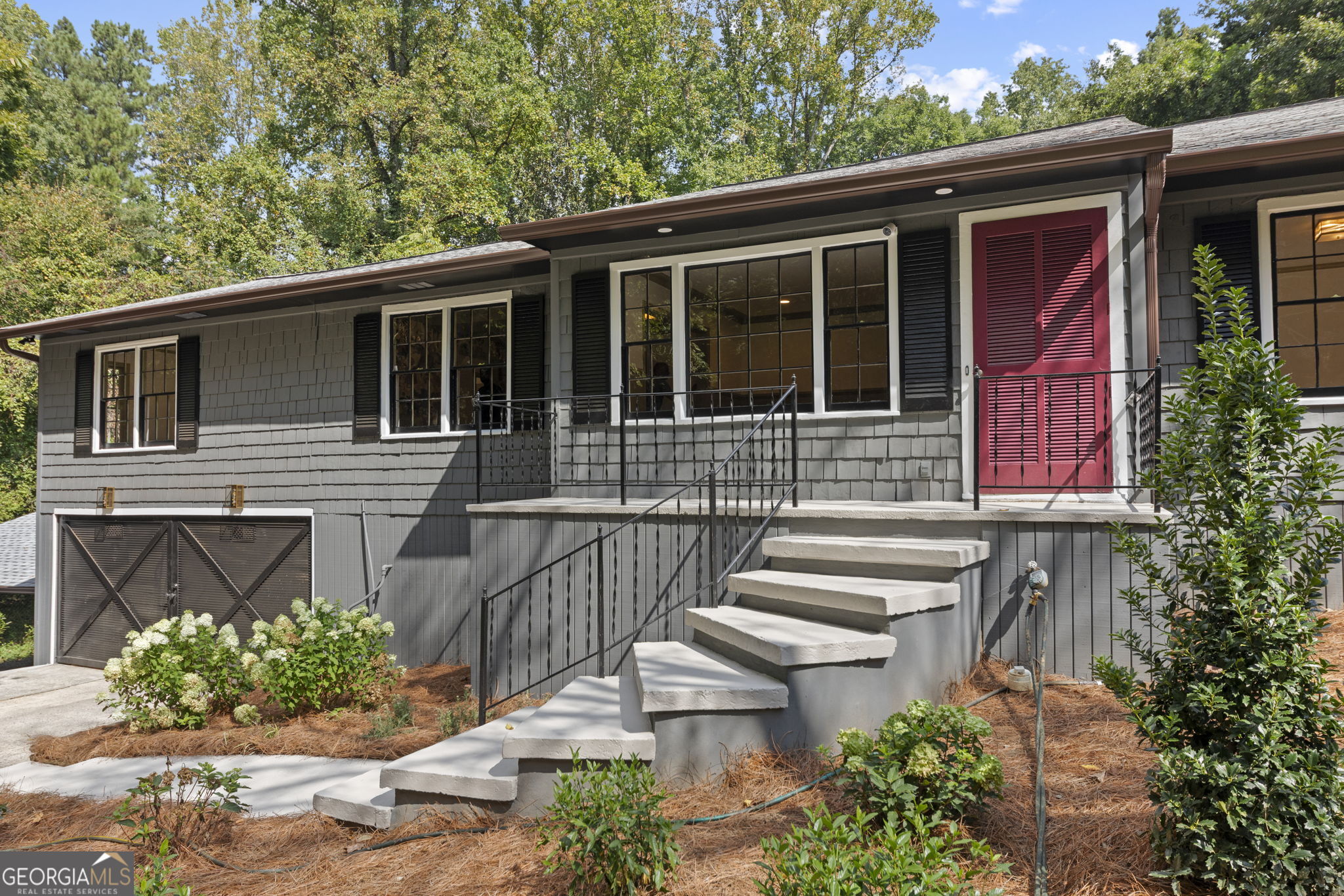 1052 Country Ln NE — photo