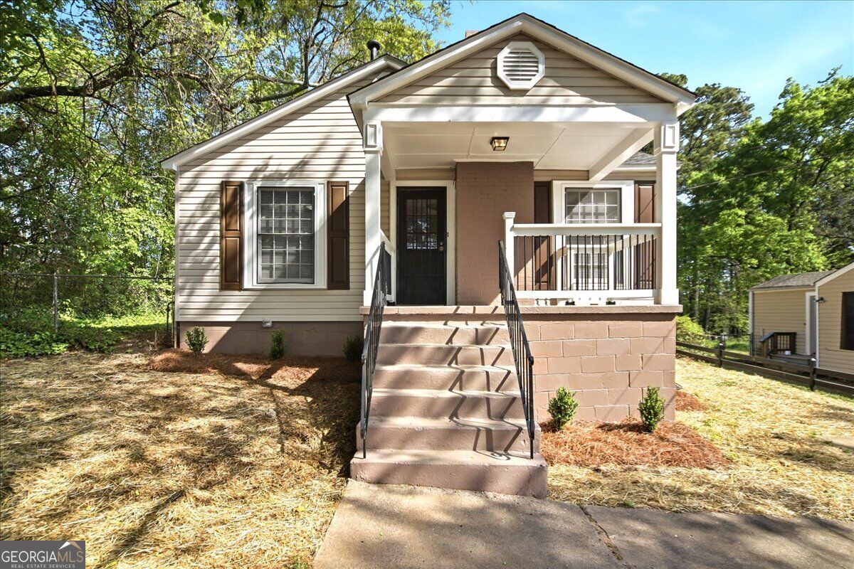 751 Skyview Dr NE — photo