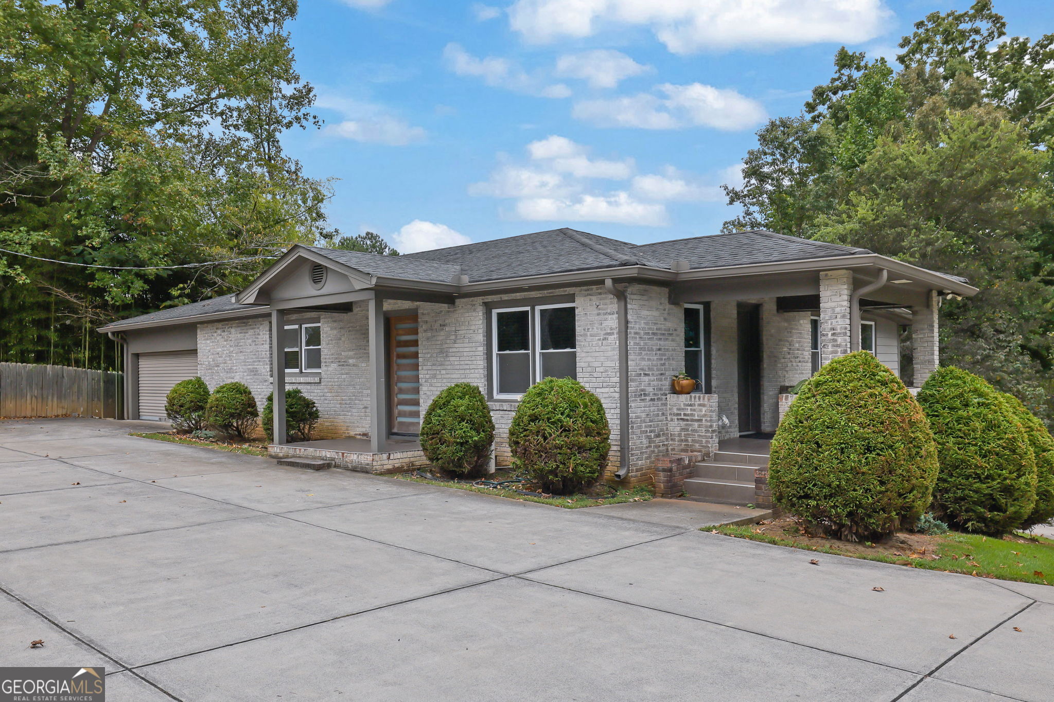5638 Lake Acworth Dr NW — photo