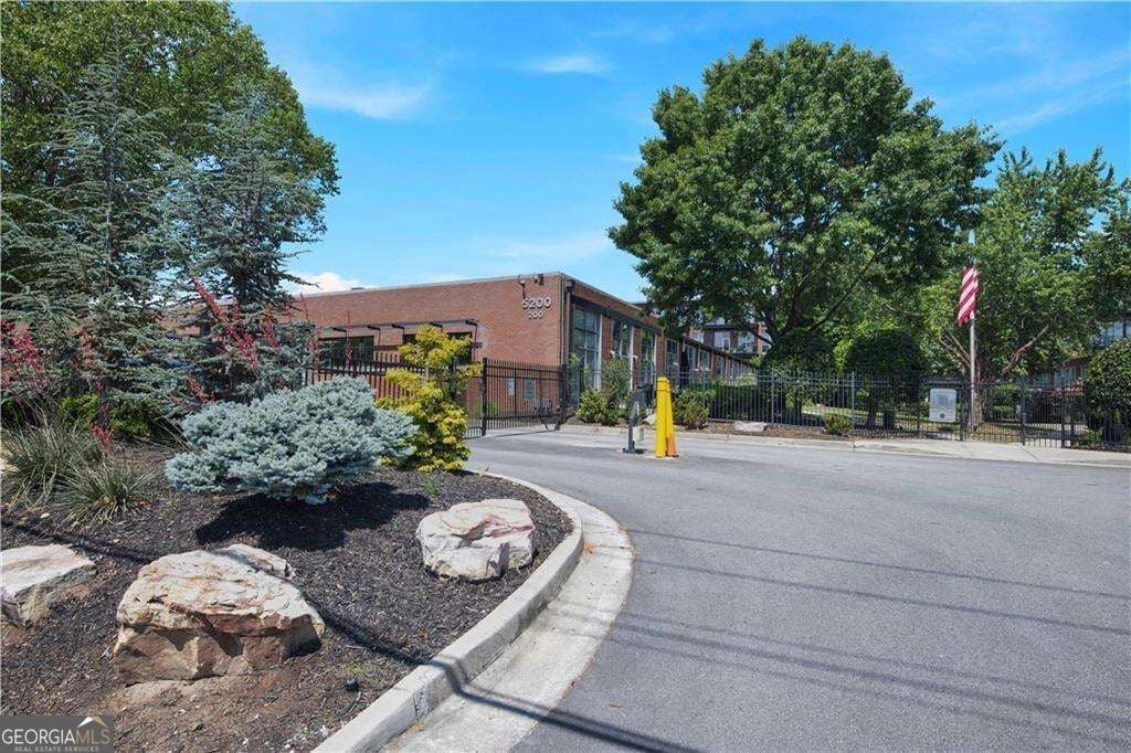 5200 Peachtree Rd 2114 — photo