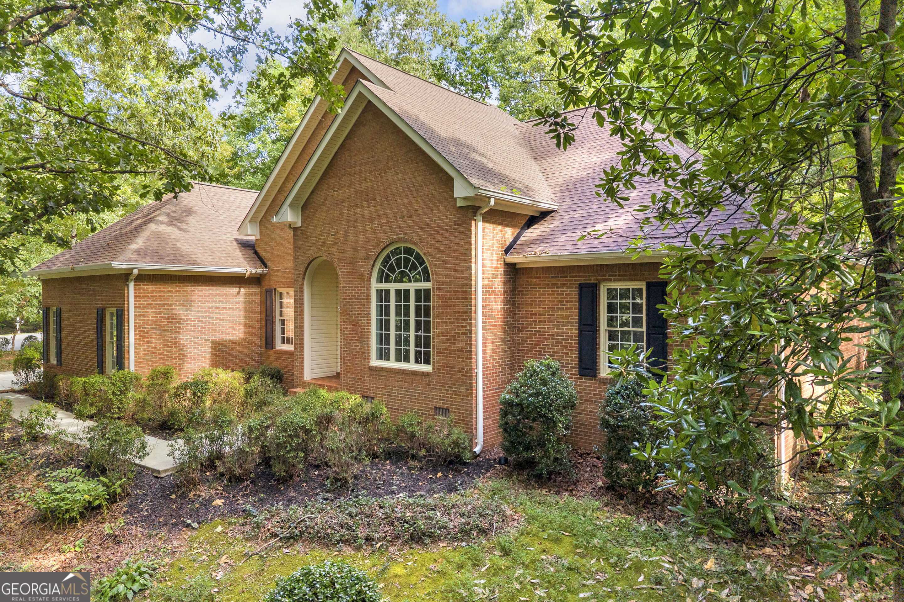 122 Grand Oaks Dr — photo