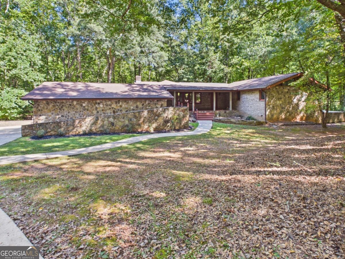 1251 Summit Cir — photo